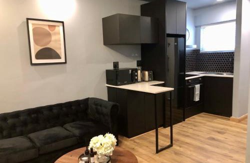 Mouille Point Apartment | Modern Hideaway Apartment in Mouille Point