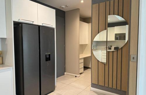 Menlyn Apartment | Modern holiday home
