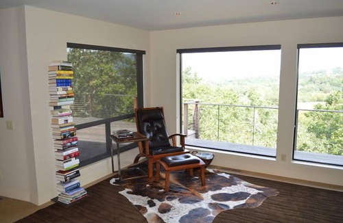 Sonoma House | Modern Home, Fabulous Views, Exclusive Neighborhood