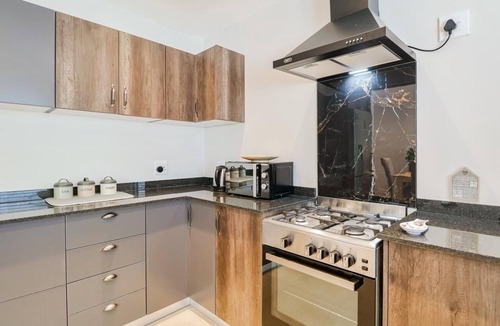 Old Place Apartment | Modern Lakeside 3 Story Apartment situated on the Knysna Lagoon