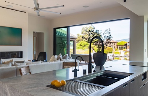 Stinson Beach House | Modern luxury beach house. Hot tub. On Seadrift Lagoon