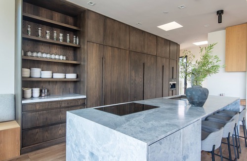 Stinson Beach House | Modern luxury beach house. Hot tub. On Seadrift Lagoon