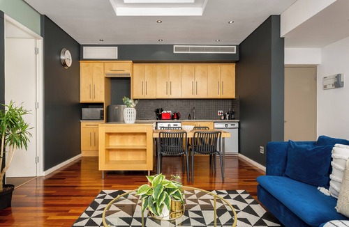 Flora Park Apartment | Modern One Bed Apt - Central - Pool