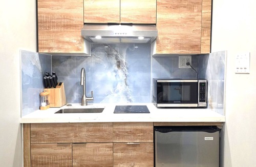 Cherryland Apartment | Modern Private Tiny Studio in Hayward 22417D