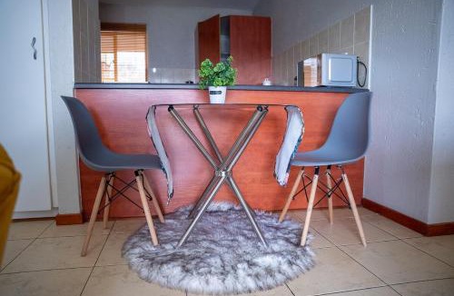 Benoni Apartment | Modern Tranquility