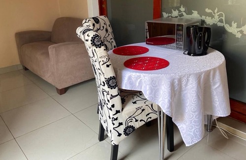 Tshwane House | Modern cozy private room in a secure estate.