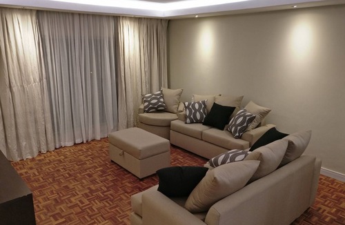 Greater Johannesburg Metropolitan Area Apartment | Modernised, pristine apartment in Blairgowrie