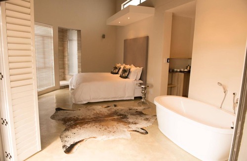 Thorny Bush Game Reserve Cabin | Moditlo River Lodge