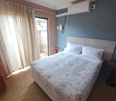 Kareeberg Apartment | Monarch Guest House