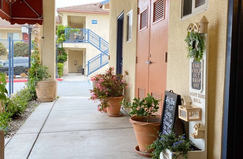 Marina Hotel | Monarch Valley Inn Marina at Monterey Bay