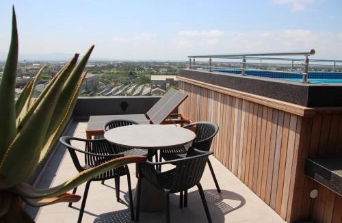 Observatory Apartment | MONDAINE CENTRAL LUXURIOUS SPACIOUS AND TRENDY