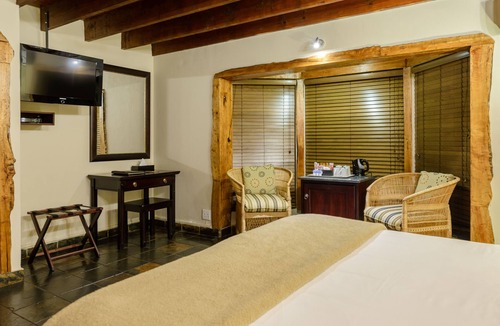 Hammanskraal Cabin | Mongena Game Lodge