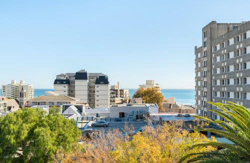 Three Anchor Bay Apartment | Montclair 306