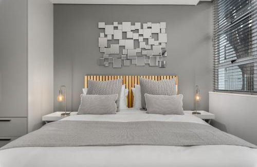 Three Anchor Bay Apartment | Montclair Apartments