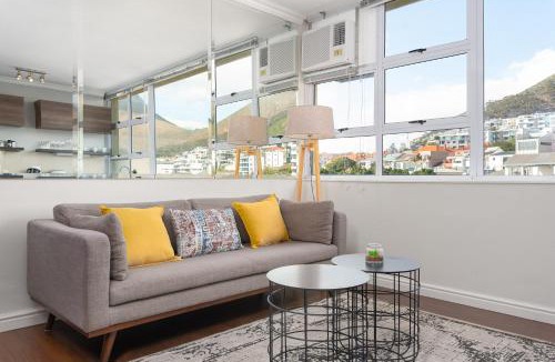 Three Anchor Bay Apartment | Montclair Apartments