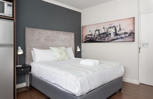 Three Anchor Bay Apartment | Montclair Apartments