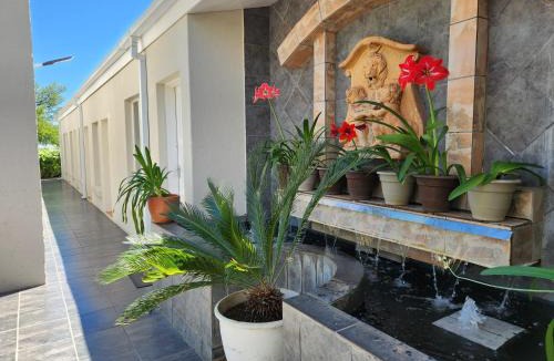 Vanderkloof Hotel | Monte Crous Hotel, Restaurant and Venue