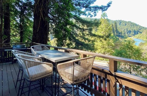 Monte Rio House | Monte Rio 1BR hideaway above the Russian River — hot tub, dogs OK