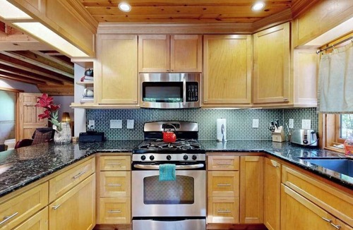 Northwood House | Monte Rio 2BR A-frame cabin with private hot tub — dog friendly
