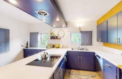 Monte Rio House | Monte Rio 3BR riverfront retreat with hot tub — dog friendly