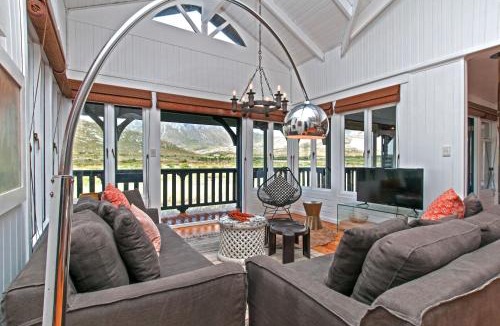 Pringle Bay House | Moon River House