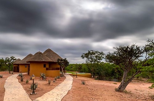 Weipe Hotel | Mopane Bush Lodge