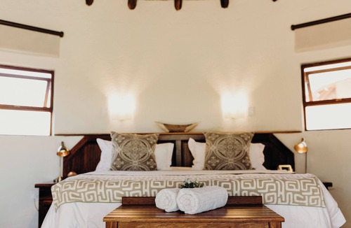 Weipe Cabin | Mopane Bush Lodge