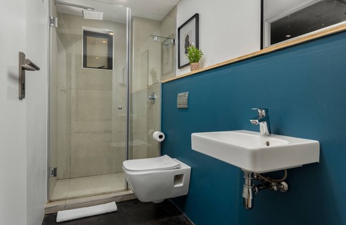 Schotsche Kloof Apartment | Morden Apartment at the Peak of Bo-Kaap - Pool