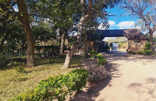 Thorny Bush Game Reserve Cabin | Morula Safari Lodge