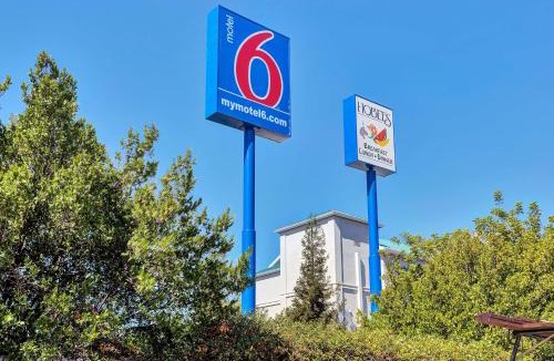 Belmont Hotel | Motel 6-Belmont, CA - San Francisco - Redwood City