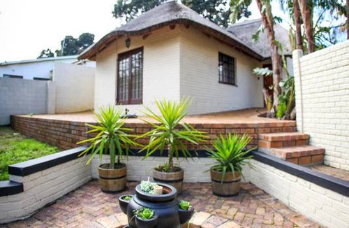 Somerset West House | Motel ∙ 8 guests