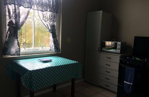 Grahamstown House | Motel ∙ 8 guests