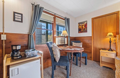 Tahoe City House | Mother Nature's Inn