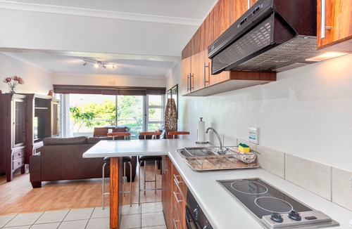 Mouille Point Apartment | Mouille Point Mountain View 2 Bedroom