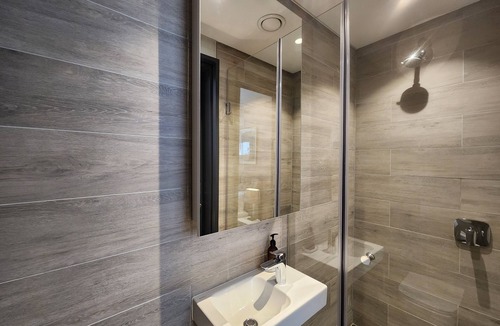 Bo'Kaap Apartment | Mountain and City Views from Cloud Nine-Rooftop Deck