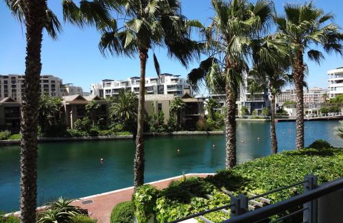 Victoria and Alfred Waterfront Apartment | Mountain Marina Luxury Apartments