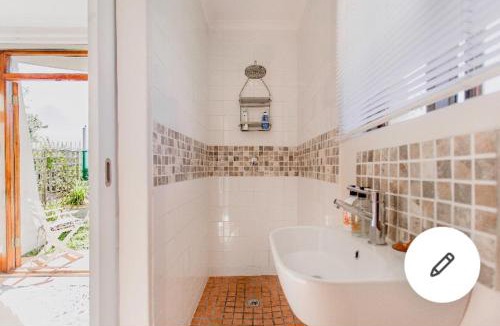 Hout Bay House | Mountain Peaks