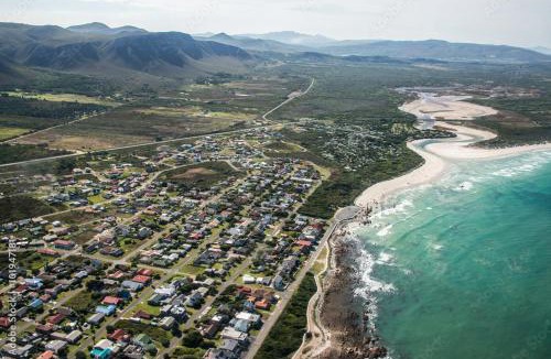 Franskraal House | Mountain View Holiday Home