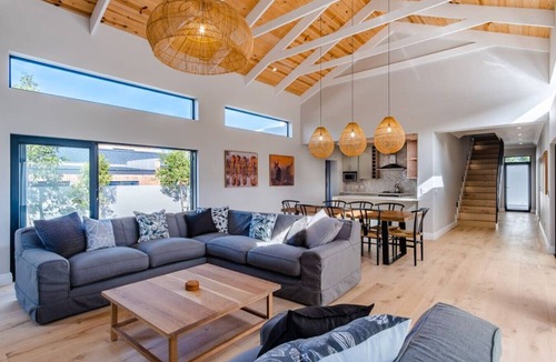Onrus Villa | Mountain Vista Luxury Escape | Pool | Mountain View