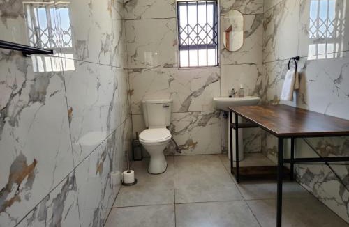 Schoemansville House | Mthiyane Dam View