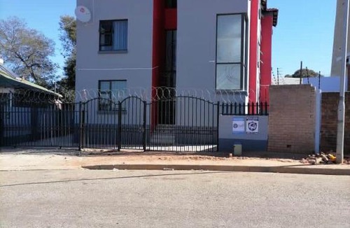 Greater Johannesburg Metropolitan Area House | Mthiyza Properties