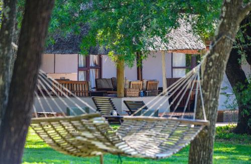 Beestekraal Cabin | Mziki Safari Lodge