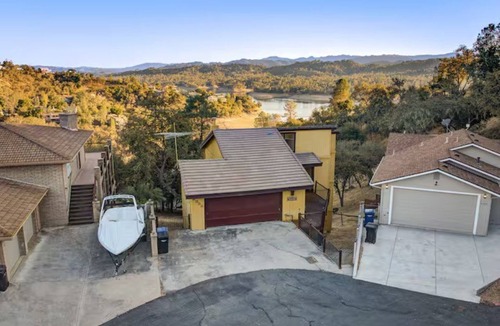 Oak Shores House | Naci Vista Retreat - Incredible Lake Views