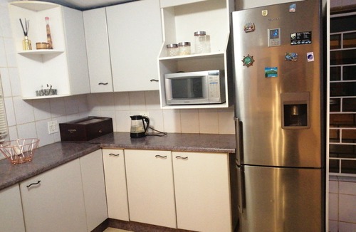 Primrose Cottage | Naisar Apartments/Holiday Home in Johannesburg near O .R. Tambo Airport