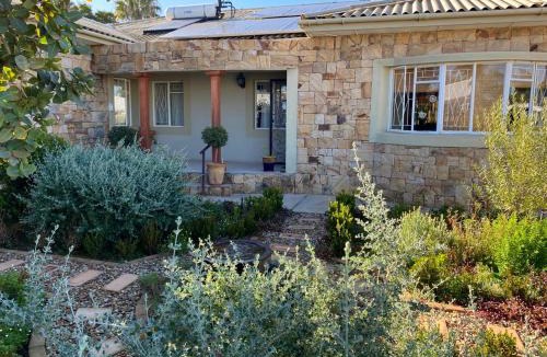Vredendal House | Nama-Nama Guestrooms