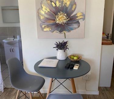 Vredendal House | Nama-Nama Guestrooms