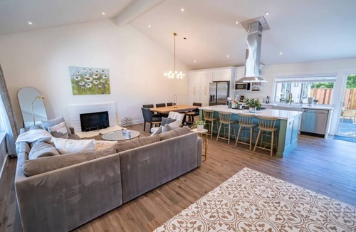 Napa House | Napa Family Estate | Guest House + Hot Tub