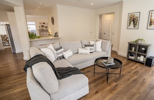 Napa House | Napa Valley Oasis Luxe Outdoor TV Lounge & Fire Pit Centrally Located