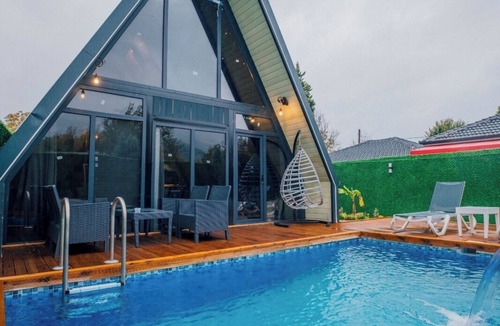 Yanik Ski Chalet | Naturel Stone Karma Premium