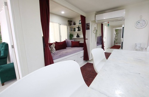Gaziemir House | Near to airport premium romantic big Roof with barbecue jakuzi and sport area